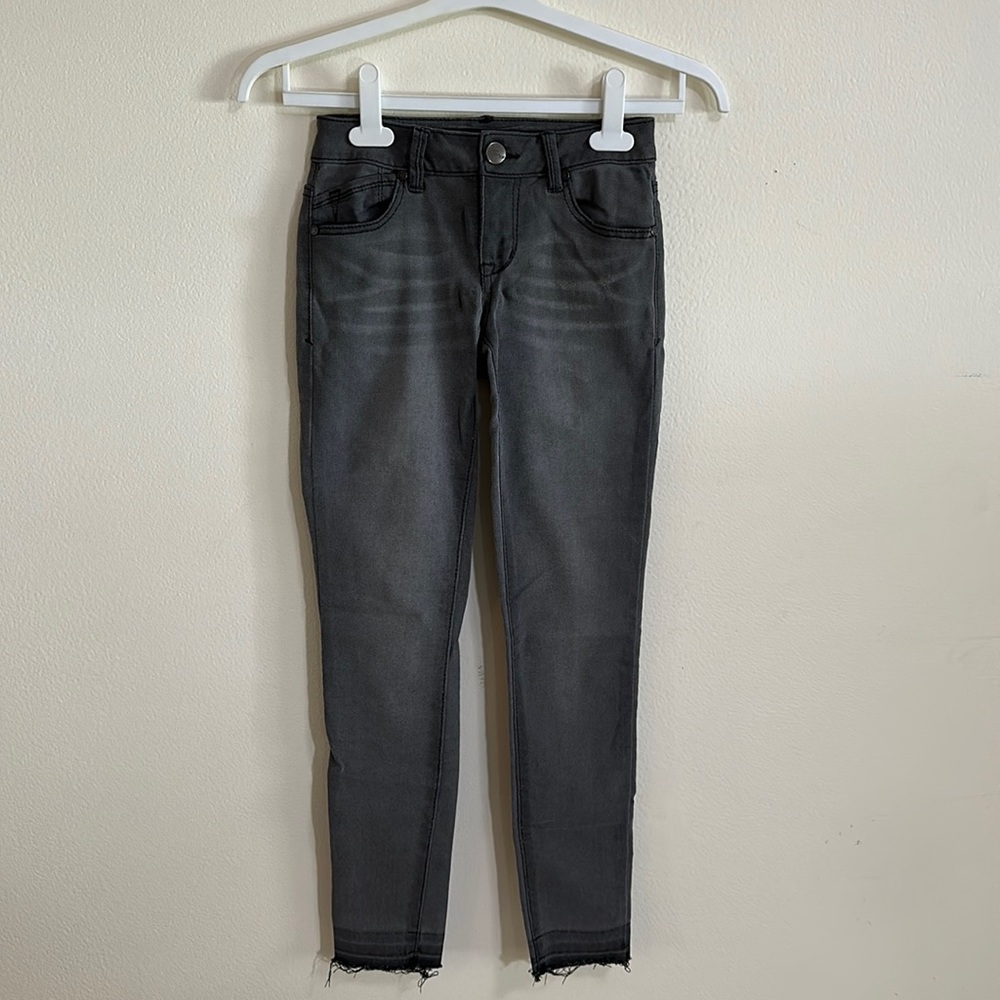 1822 Denim Mid Rise Cropped Ankle Jeans